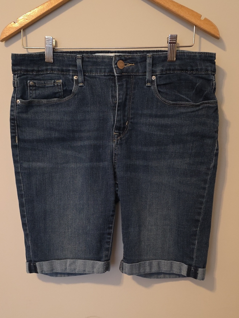 Levis Mid Rise Bermuda Shorts